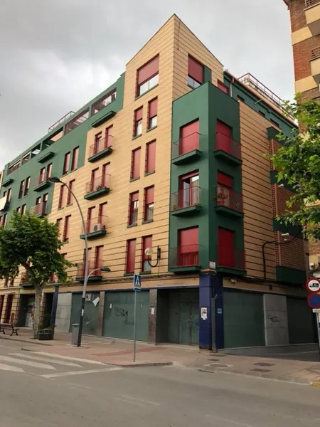 Fachadas y trabajos verticales · 03